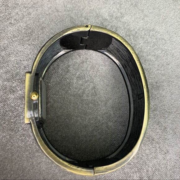 QUARTZ gold tone bangle clamper watch - Picture 7 of 10